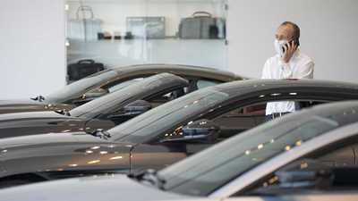 The year that dealerships shut their doors: car sales slump to worst year since 1992