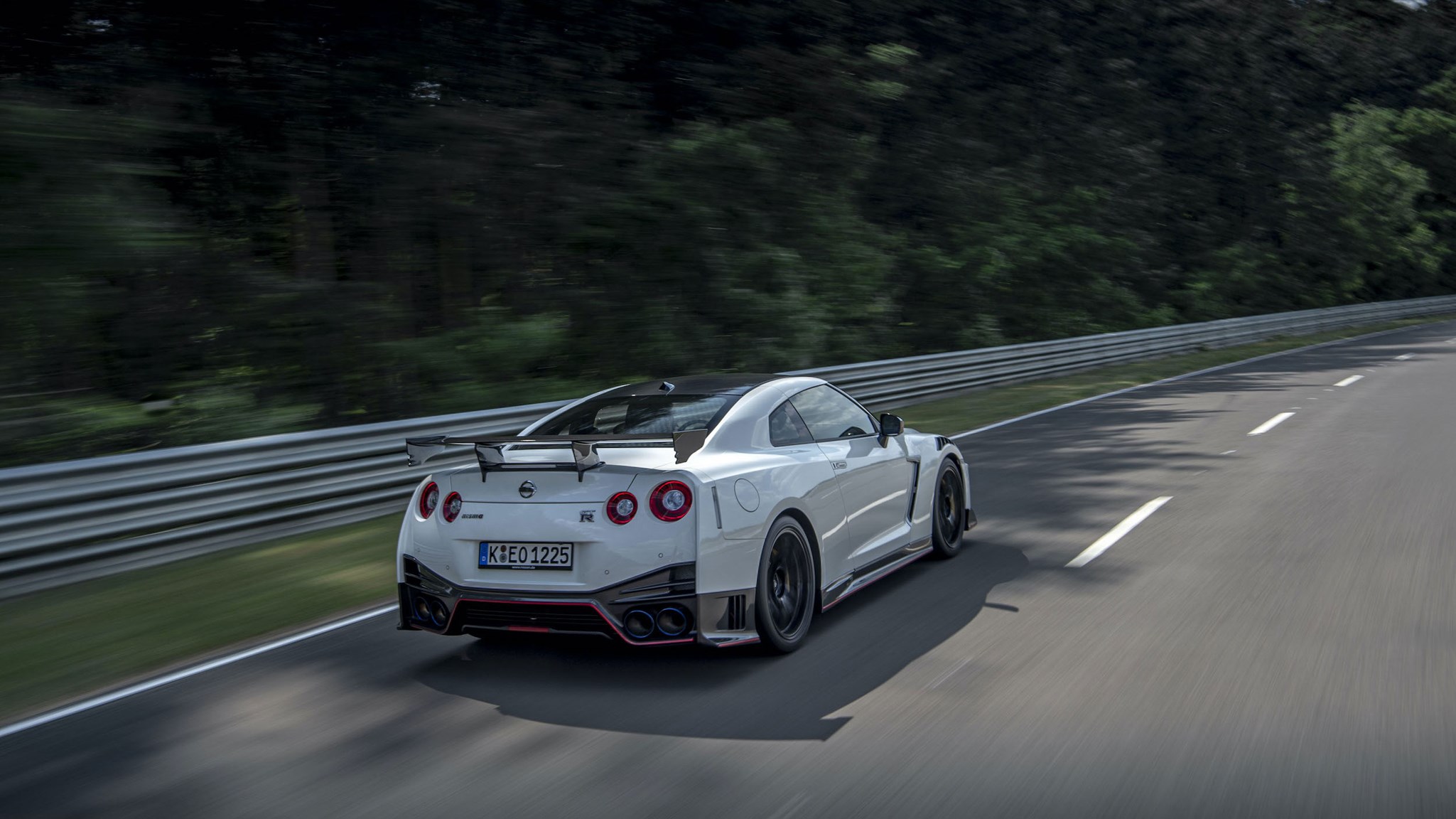 Nissan Gt R Nismo 21 Review The Ultimate Dinosaur Car Magazine