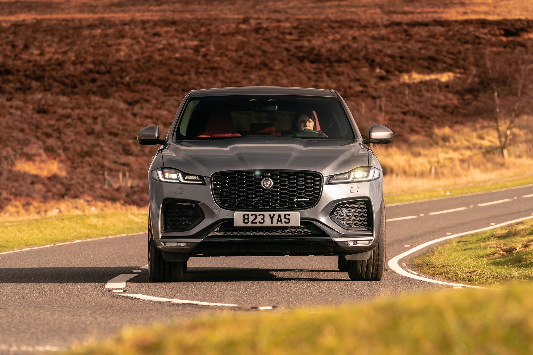 Jaguar F-Pace 2021 handling Jaguar F-Pace 2021 handling