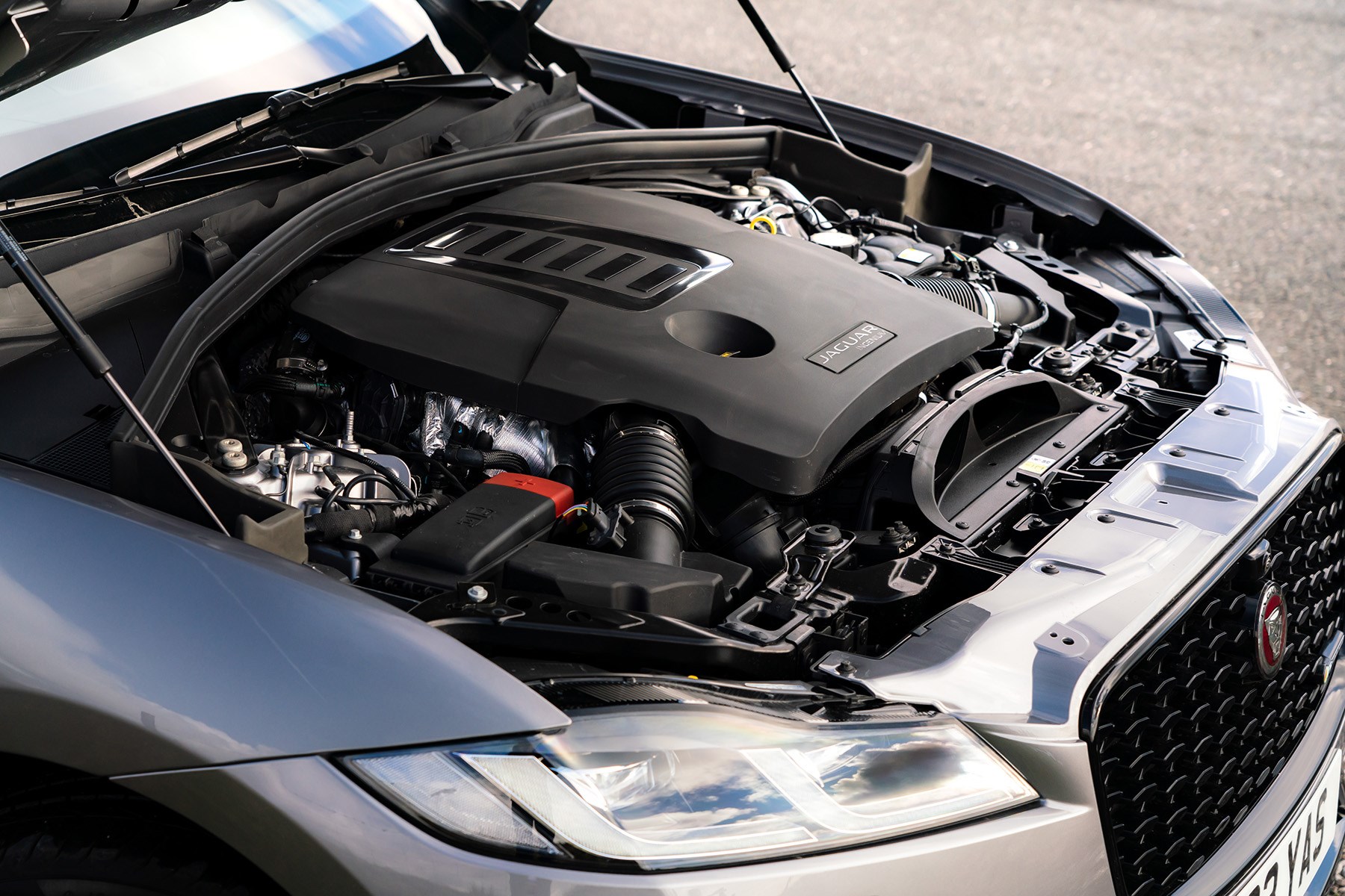 Jaguar F-Pace P400 engine 2021 Jaguar F-Pace P400 engine 2021