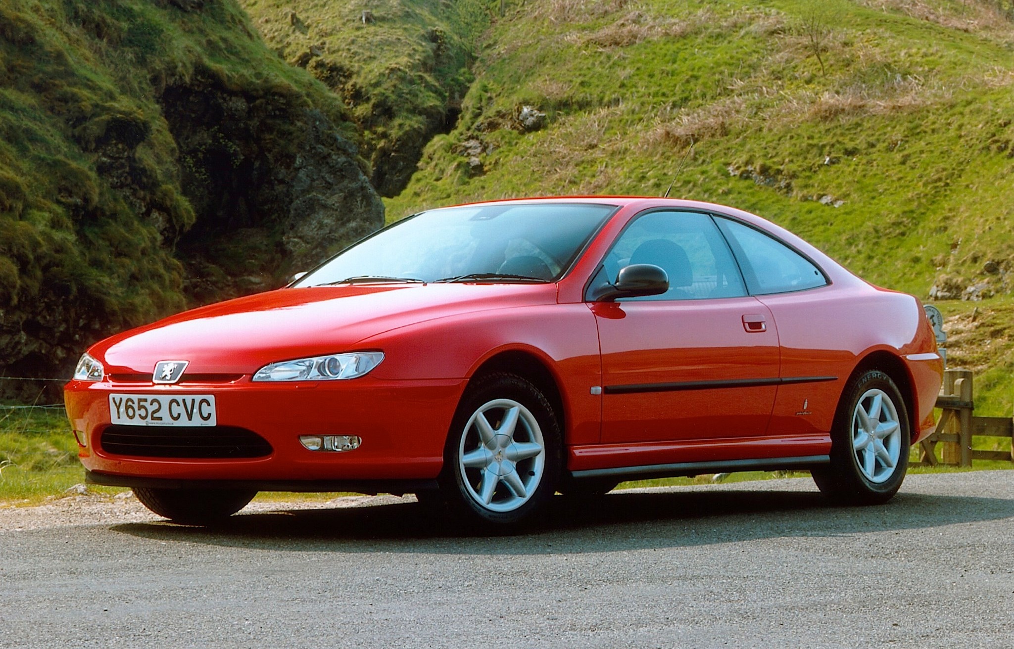 Клапанная крышка peugeot 406