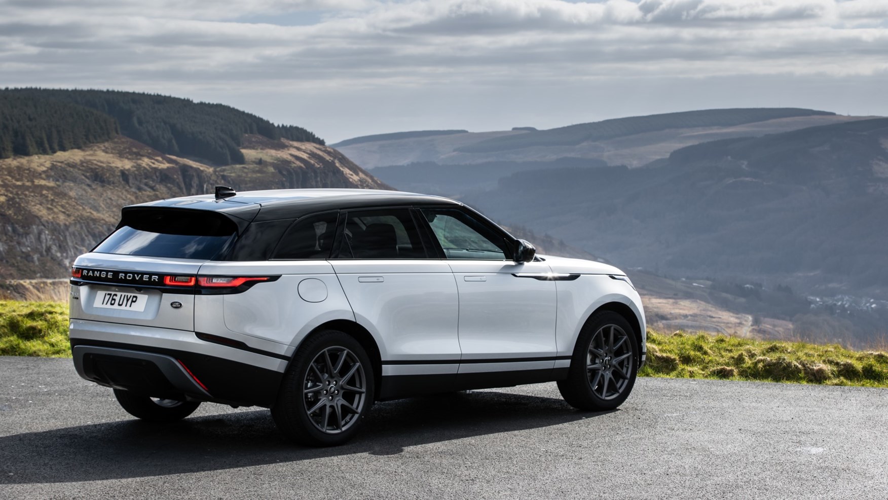 Range Rover Velar Plug-in hybrid review: PHEV Rangie tested on- and off ...