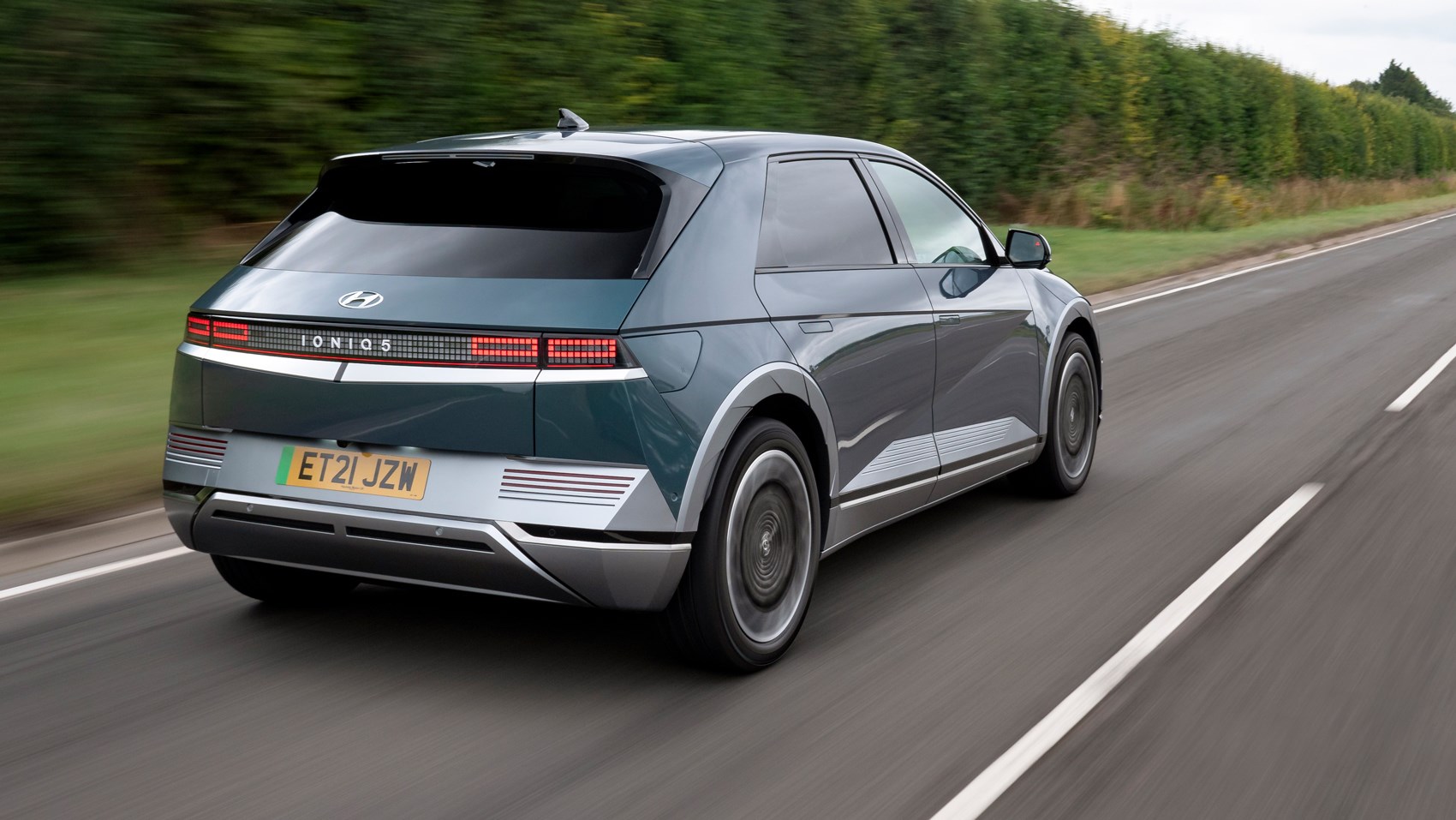 ioniq 5 rear tracking