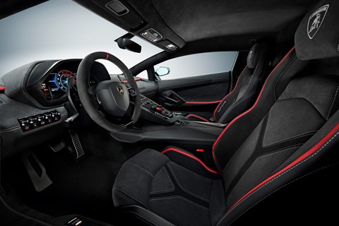 aventador ultimae interior