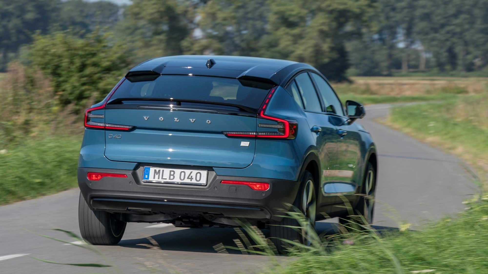 2021 Volvo C40 - rear tracking 2021 Volvo C40 - rear tracking
