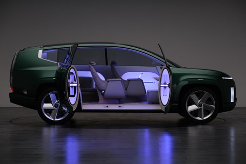 hyundai seven doors open