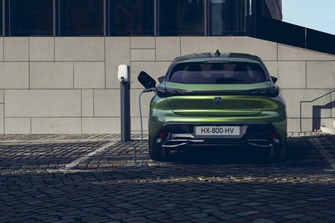 Peugeot 308 charging