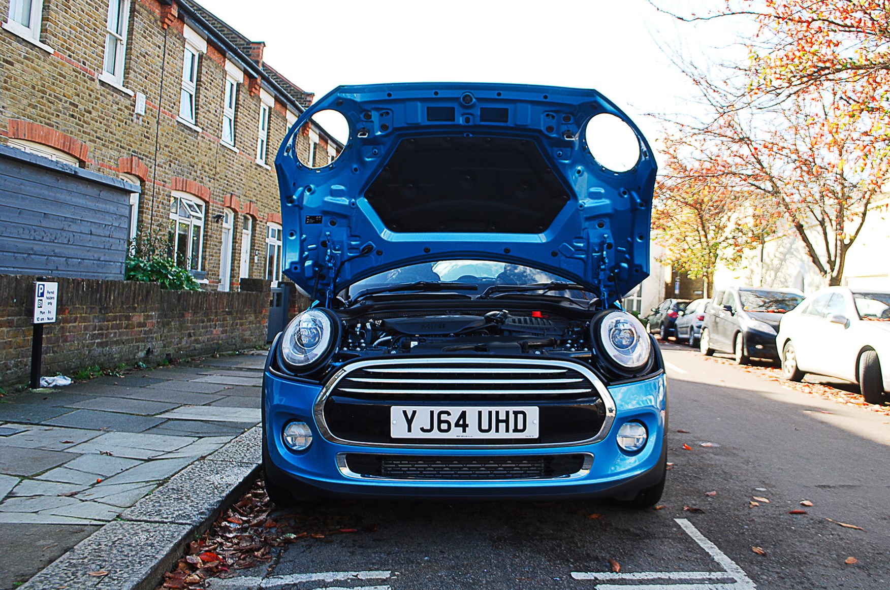 Mini Cooper 5dr 2017 Long Term Test Review Car Magazine Says A Lot Mini 5dr Bonnet Ahoy