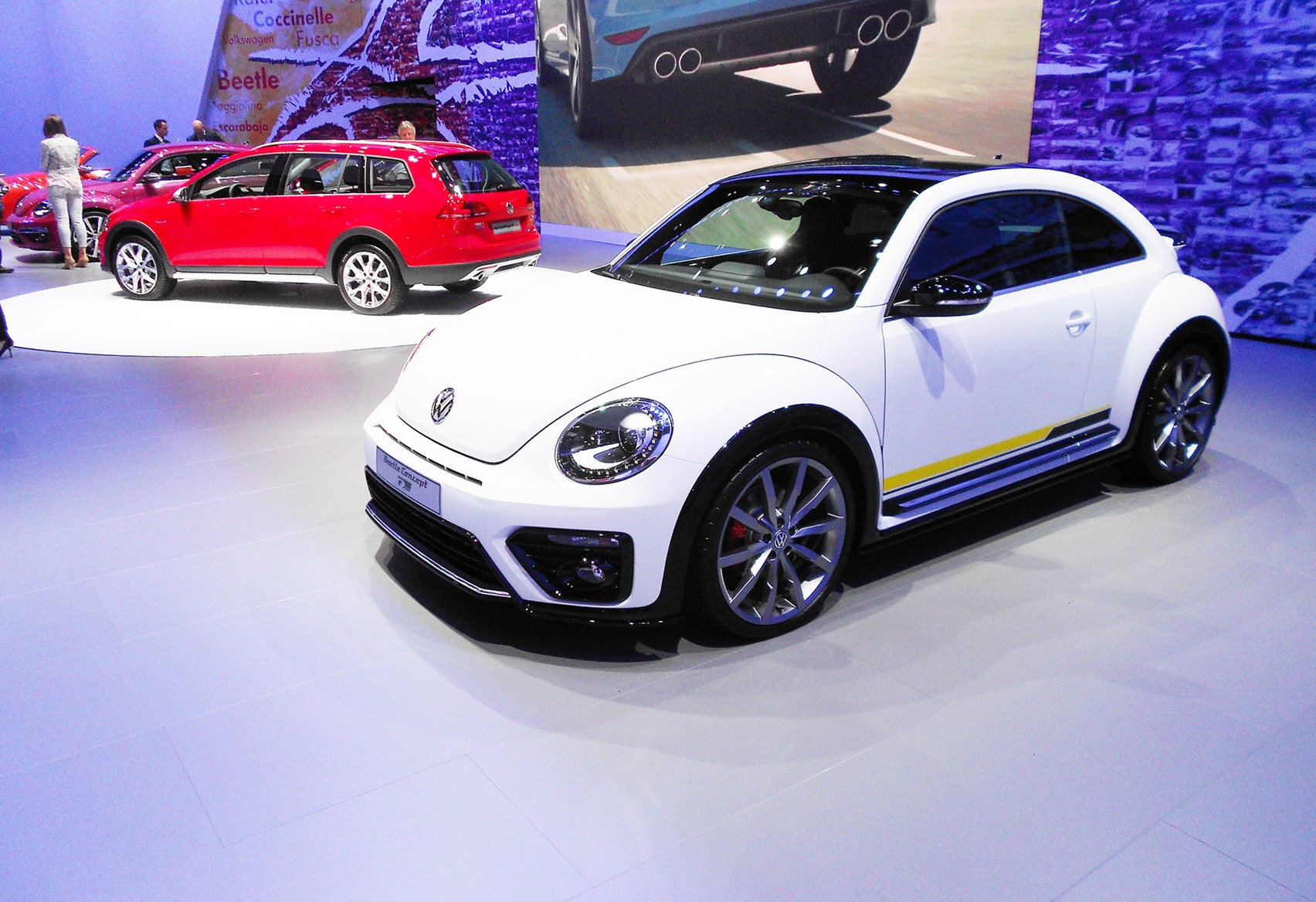 Vw Beetle Powers In To New York With R Line Denim And More Special Bugs Car Magazine