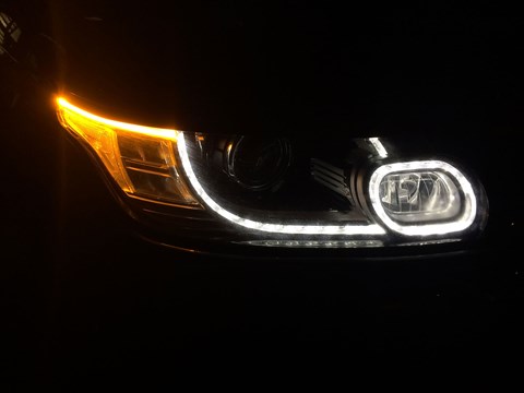 Light graphics: the new showing off in the playground