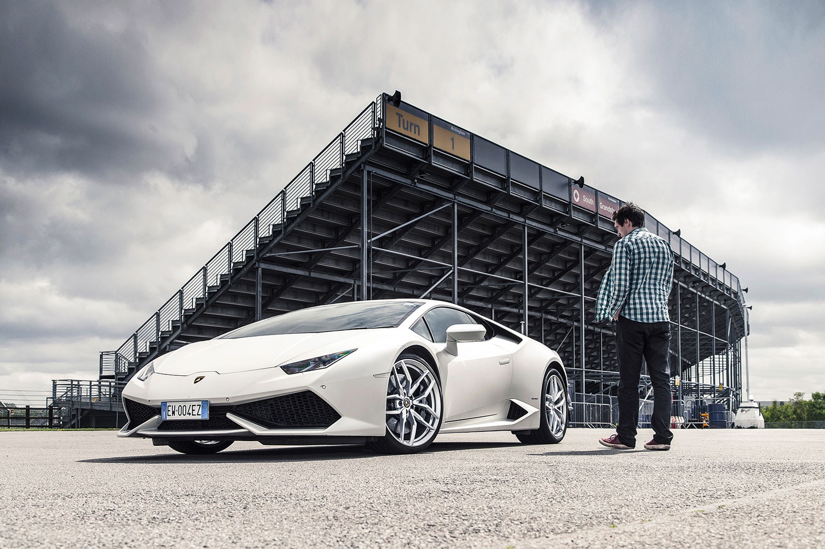 Lamborghini Huracan Lp610 4 Long Term Test Review 2015 Car Magazine