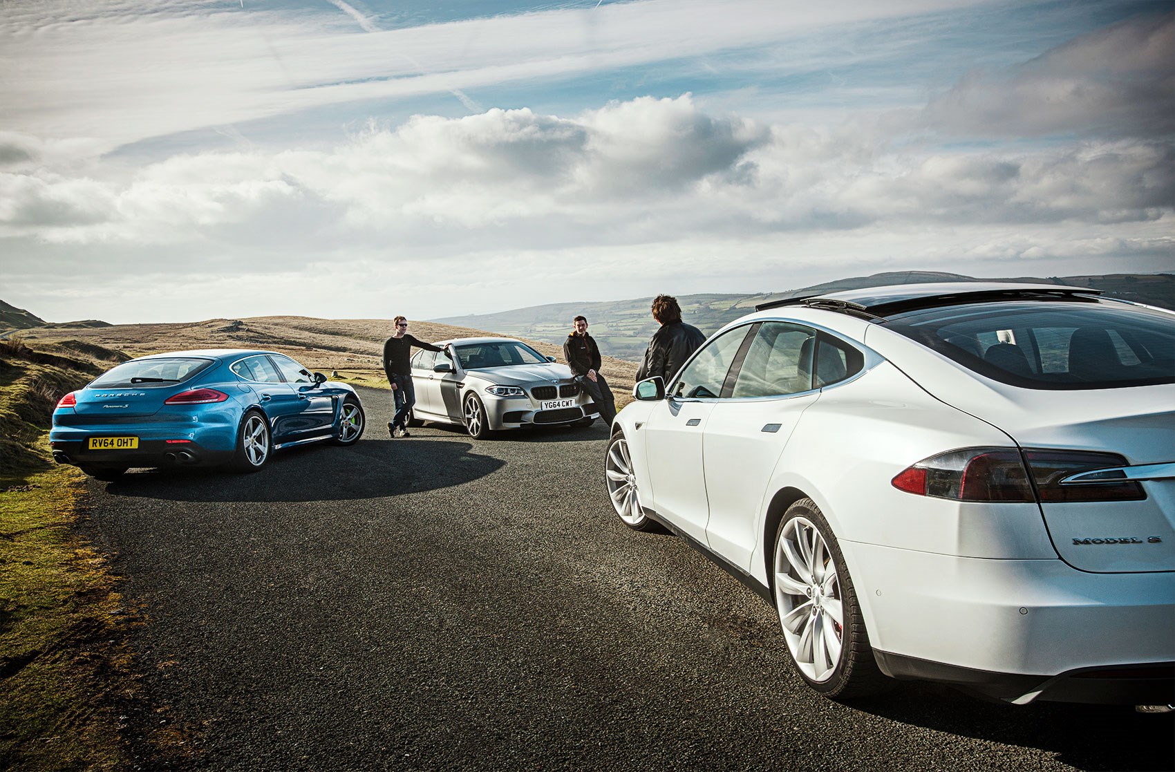 Aankondiging briefpapier deksel Tesla Model S vs BMW M5 vs Porsche Panamera triple test review (2015) | CAR  Magazine