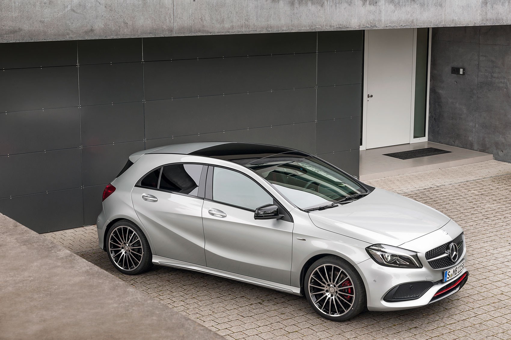 Mercedes 5 Amg Muscles Up To 381bhp In 16 A Class Facelift Car Magazine