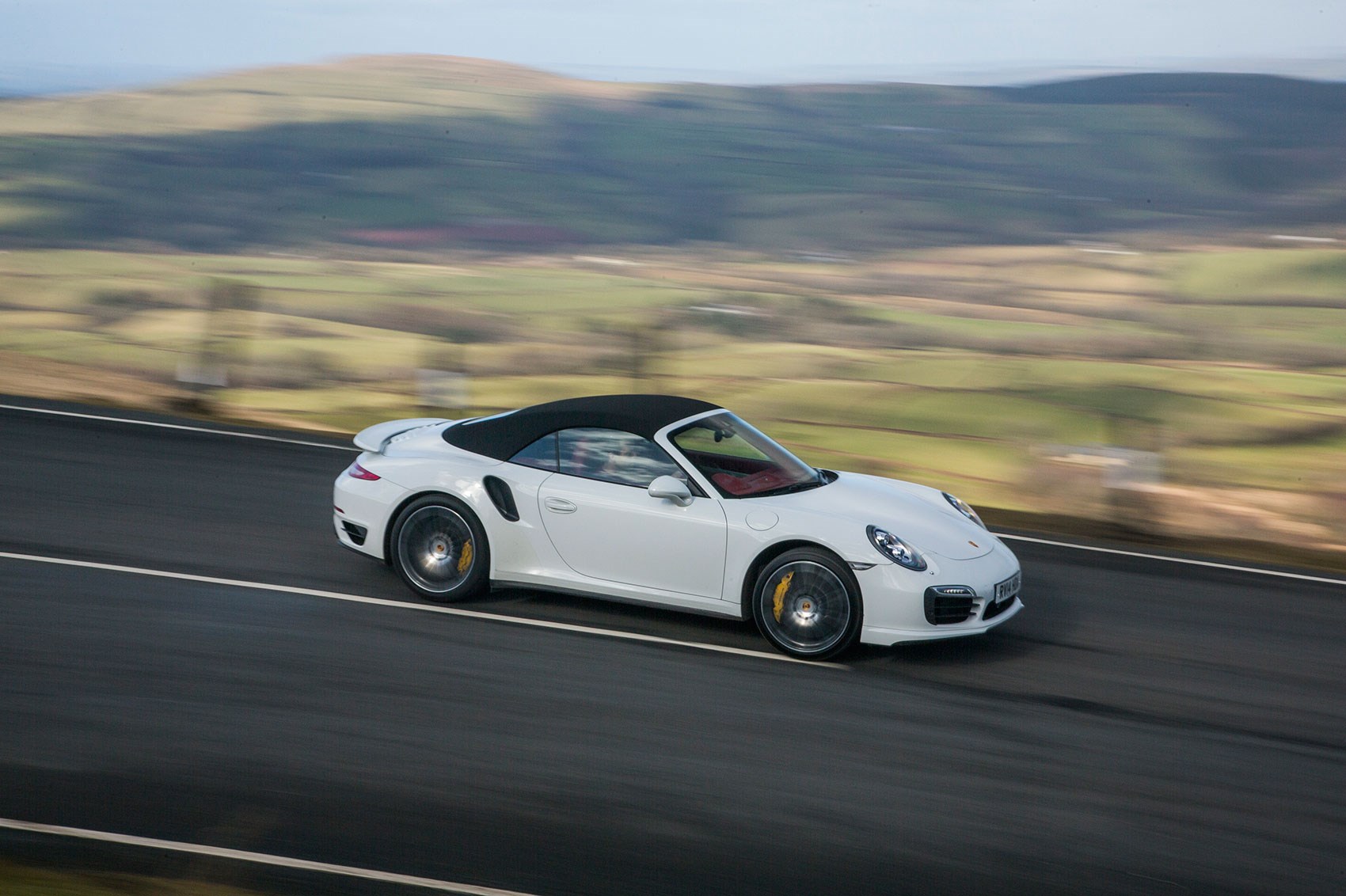 Porsche 911 Turbo S Cabrio Vs Ferrari California T Twin Test