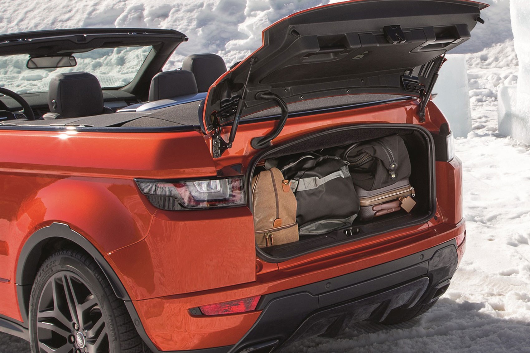 Roofless Streak Range Rover Evoque Finally Goes Convertible For Tailgate Has Turned Into A Kind Of Postbox Opening