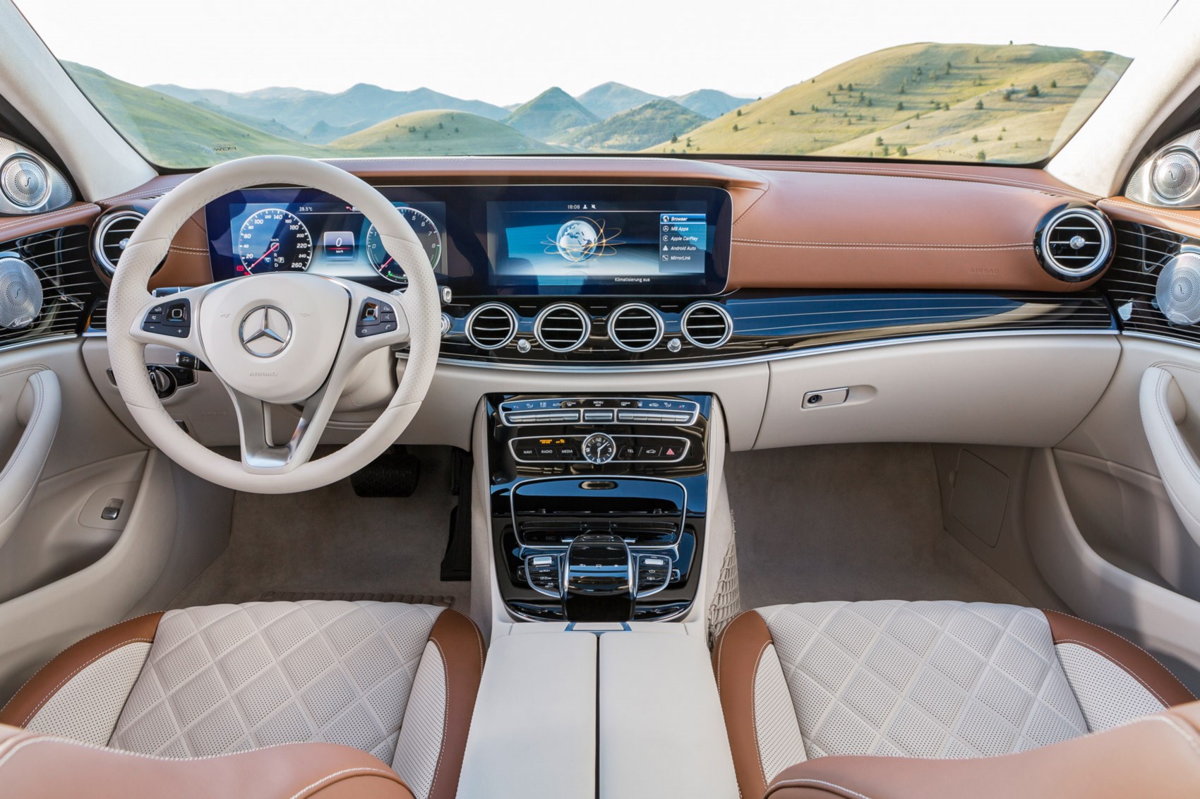 Rangee 2017 The Hybrid Electric Range Rover Sport Car Magazine New Mercedes Benz E Cl Unveiled At 2016 Detroit Motor Show