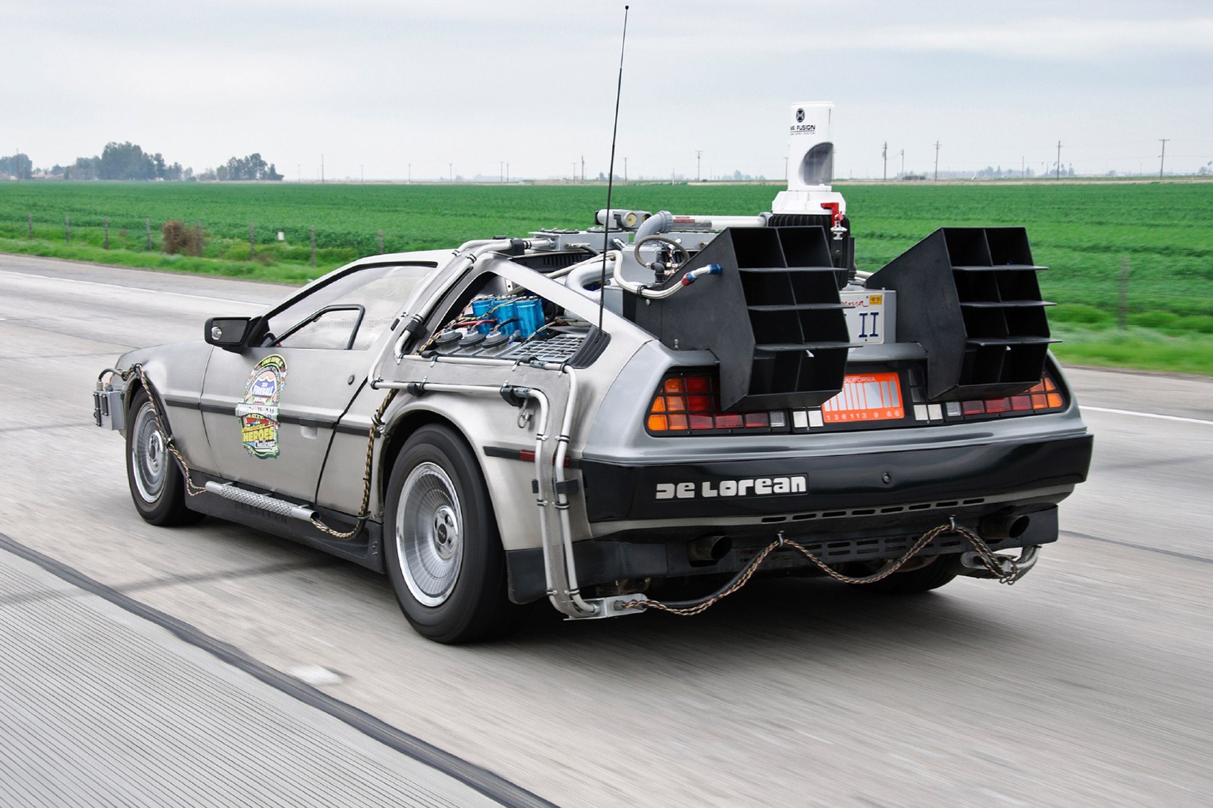 DELOREAN DMC-12