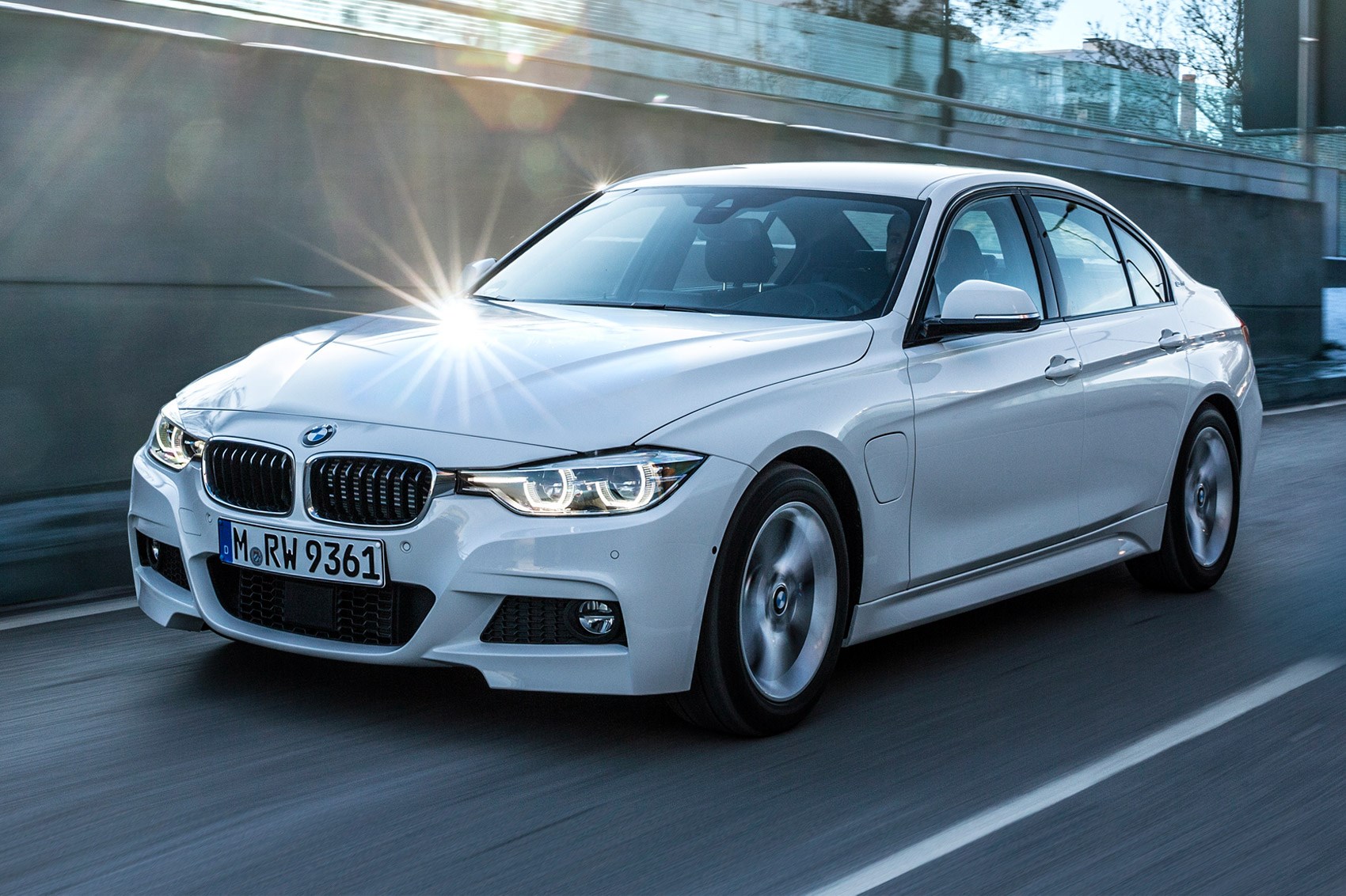 BMW 3series 330e (2016) plugin hybrid review CAR Magazine