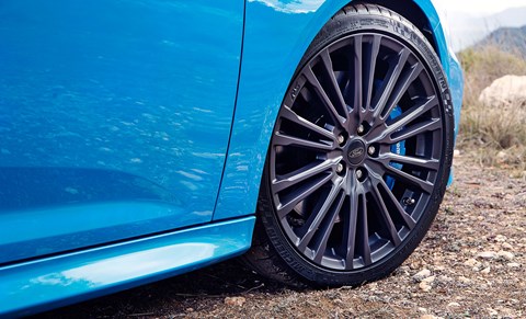 Focus RS vs Golf R
