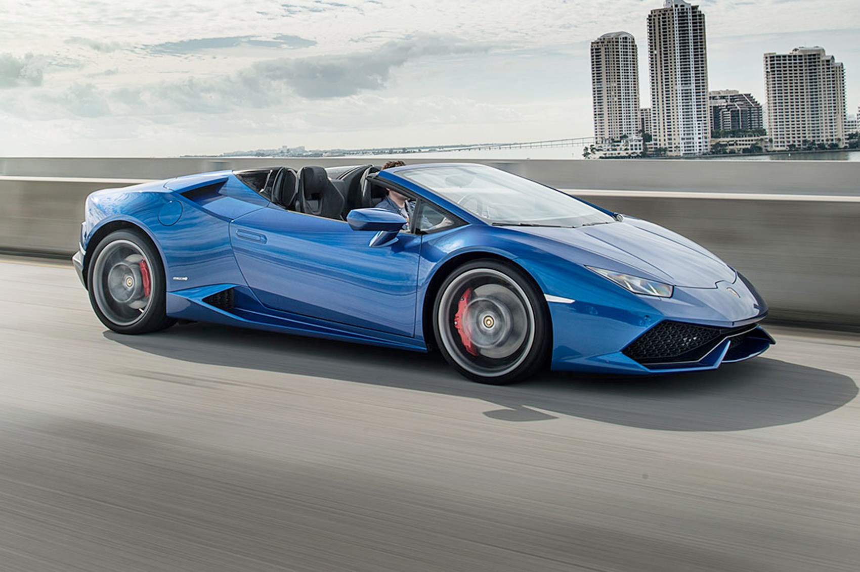 Miami braced for the storm Huracan Spyder first drive