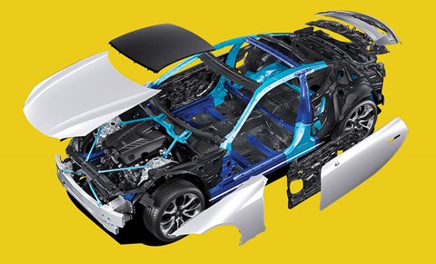 The chassis has 52:48 weight distribution from front/mid-engine layout, with a strapping great 5.0-litre V8 for an engine