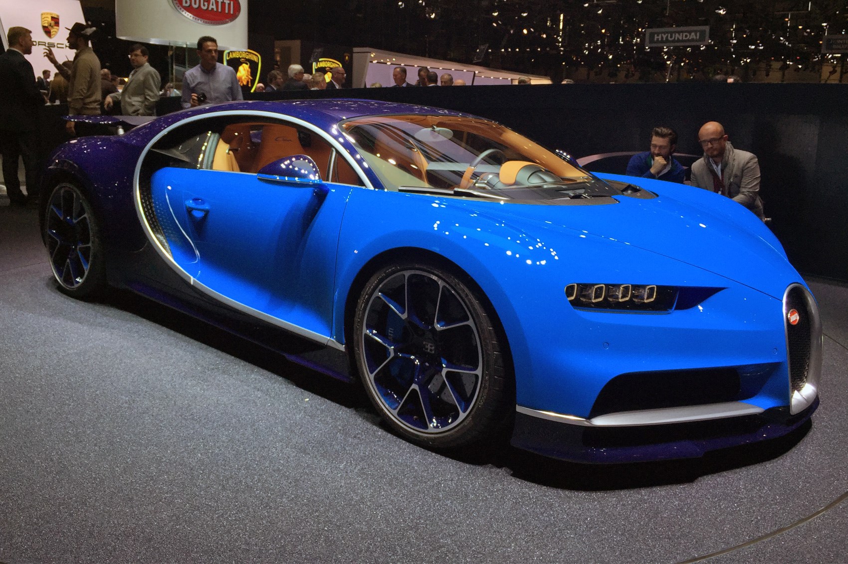 Bugatti chiron год выпуска