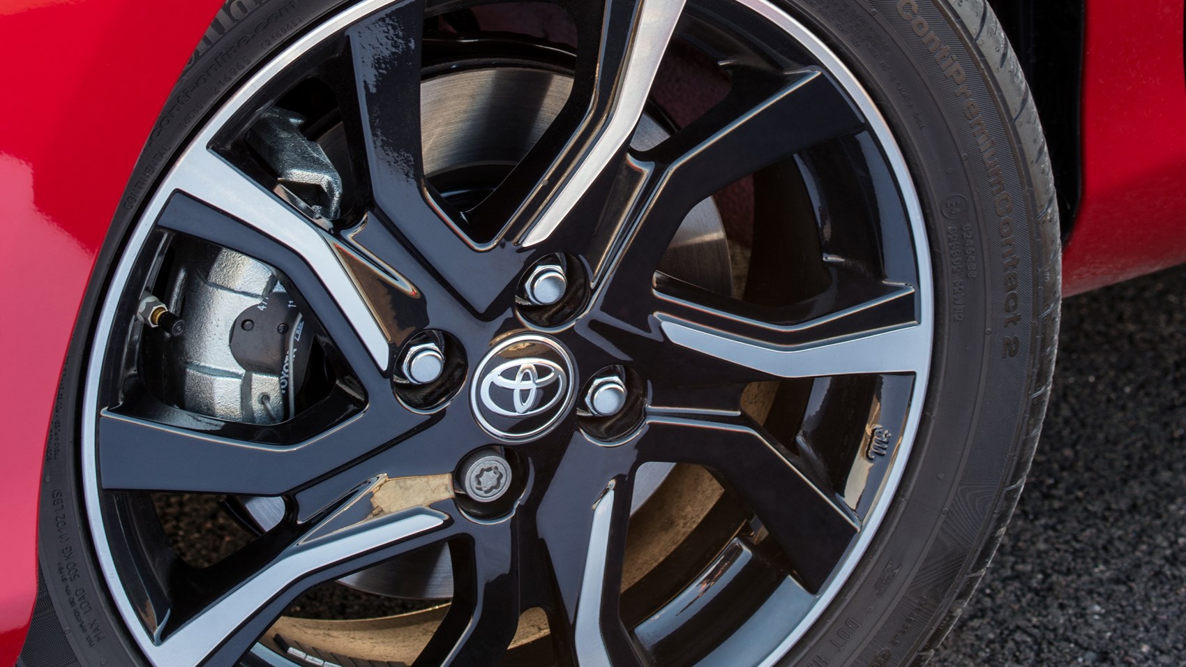 2016-toyota-yaris-07.jpg