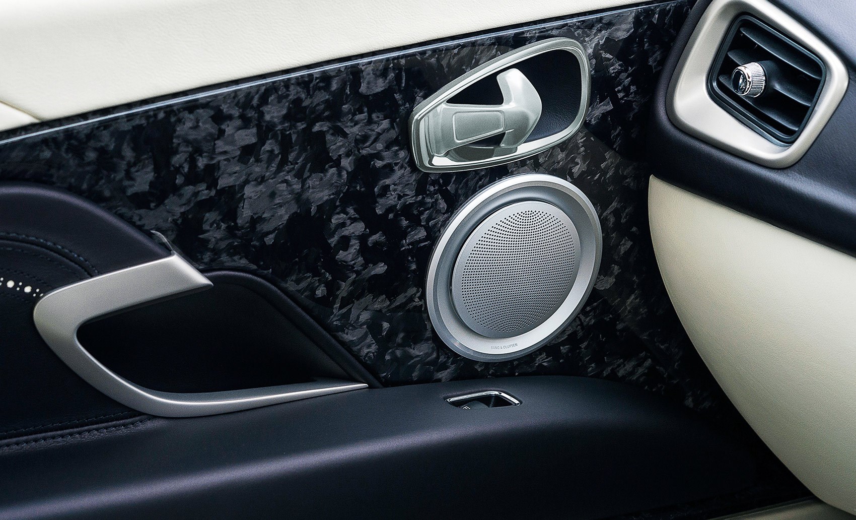 we've been expecting you: new aston martin db11 in detail, car+