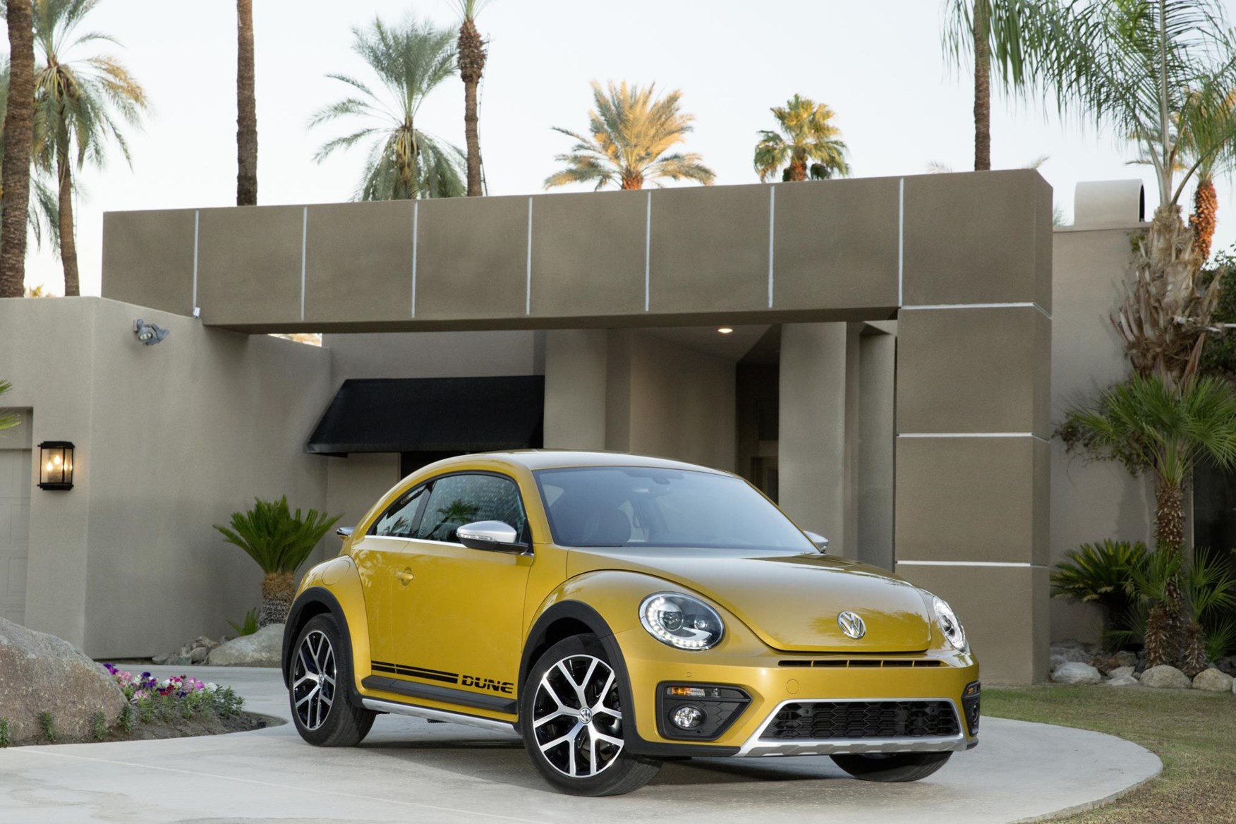 Vw Beetle Dune Prices Confirmed From 21 300 In The Uk Car Magazine