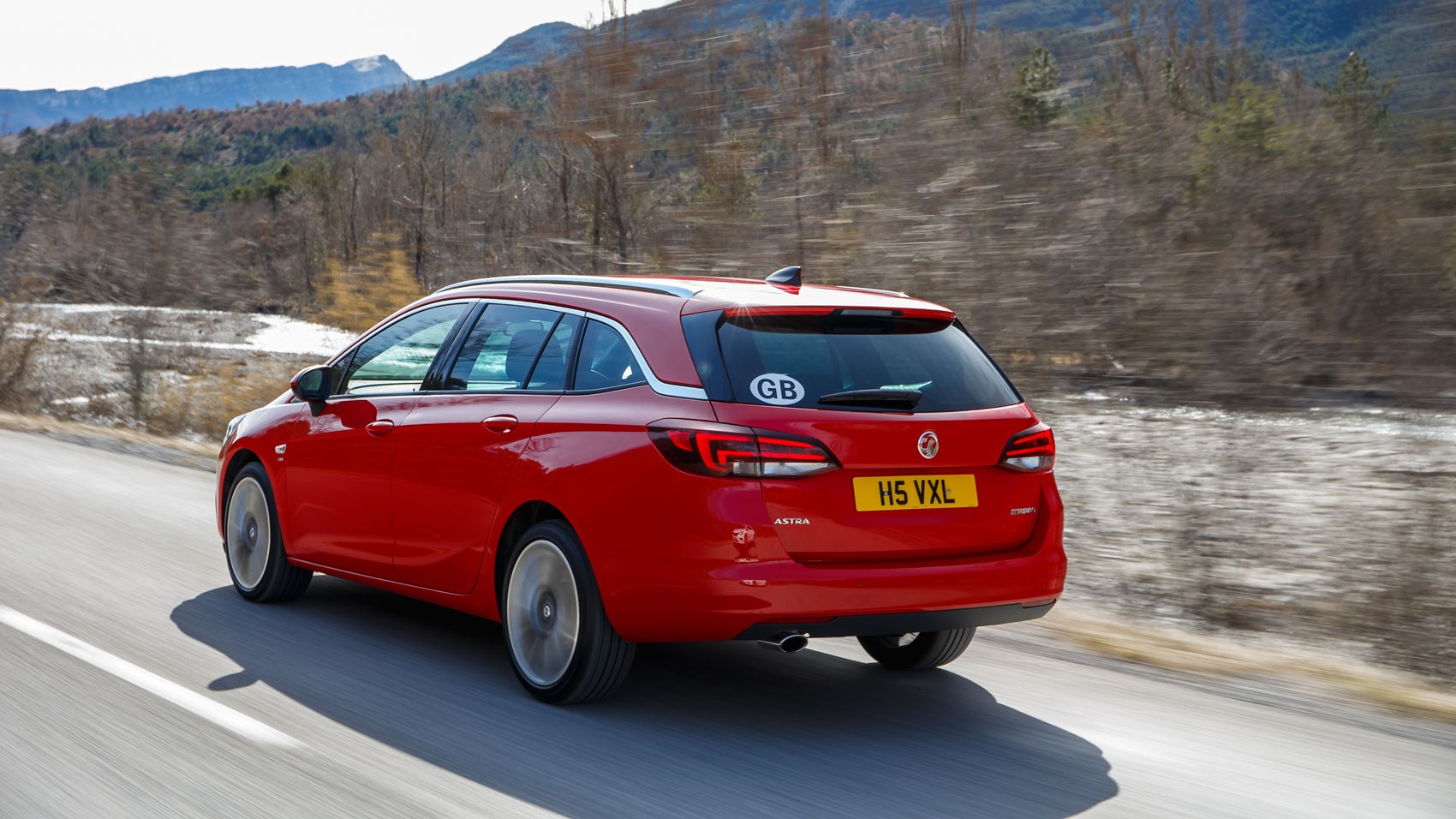 Vauxhall Astra Sports Tourer Estate 1 6t 0ps Elite Nav 16 Review Car Magazine