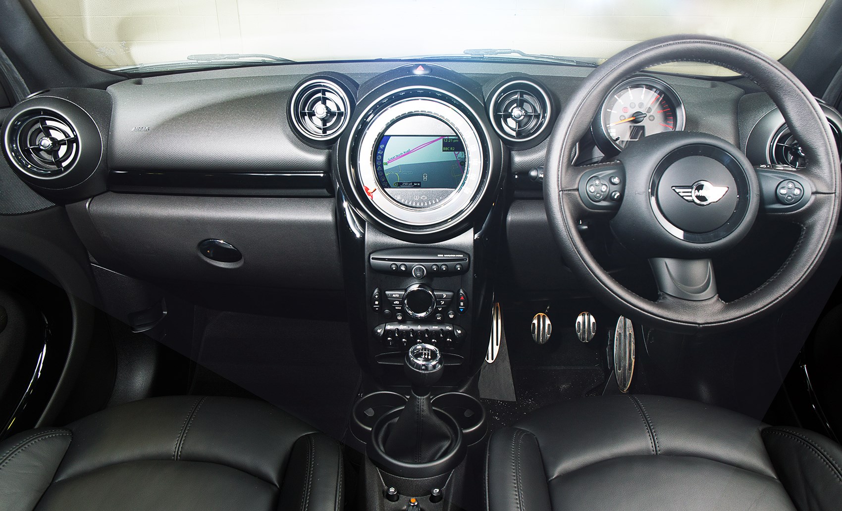 Icon Buyer New Mini Countryman Vs Used Range Rover Evoque