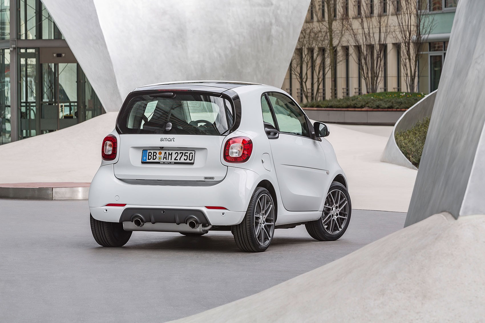 The Pocket Rocket S Back New Smart Brabus Fortwo Is Here Car Magazine Smart Brabus Fortwo At Beijing The Roller Skate 2016