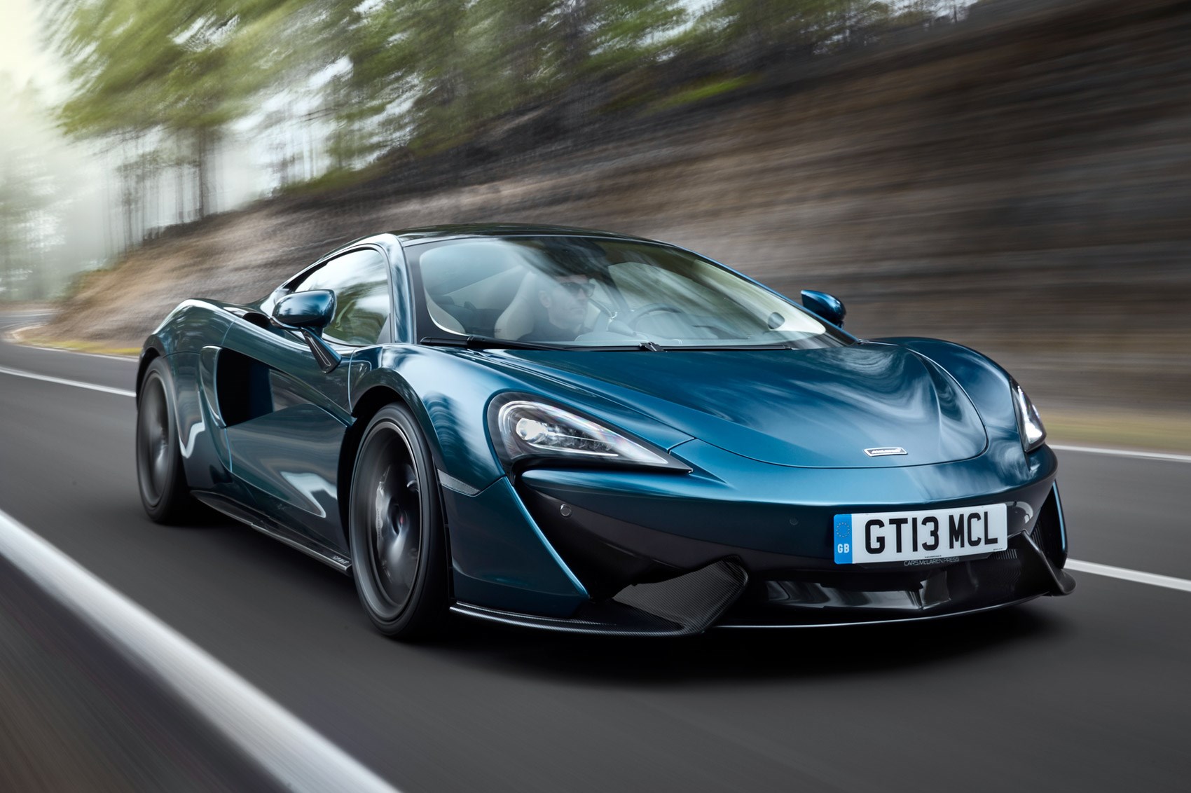 Rangee 2017 The Hybrid Electric Range Rover Sport Car Magazine Mclaren 570gt 2016 Review