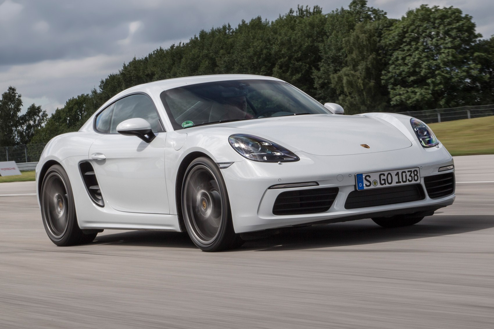 Porsche 718 Cayman (2016) review by CAR Magazine