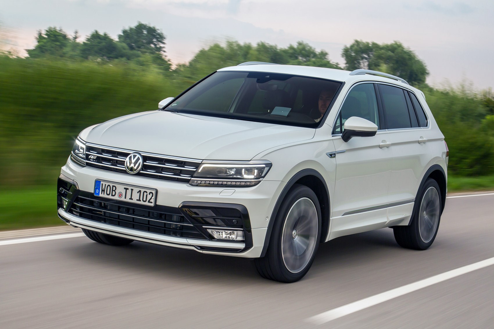 Vw Tiguan Car Magazine Vw Tiguan 2 0 Bitdi 240 4motion R Line 2016 Review
