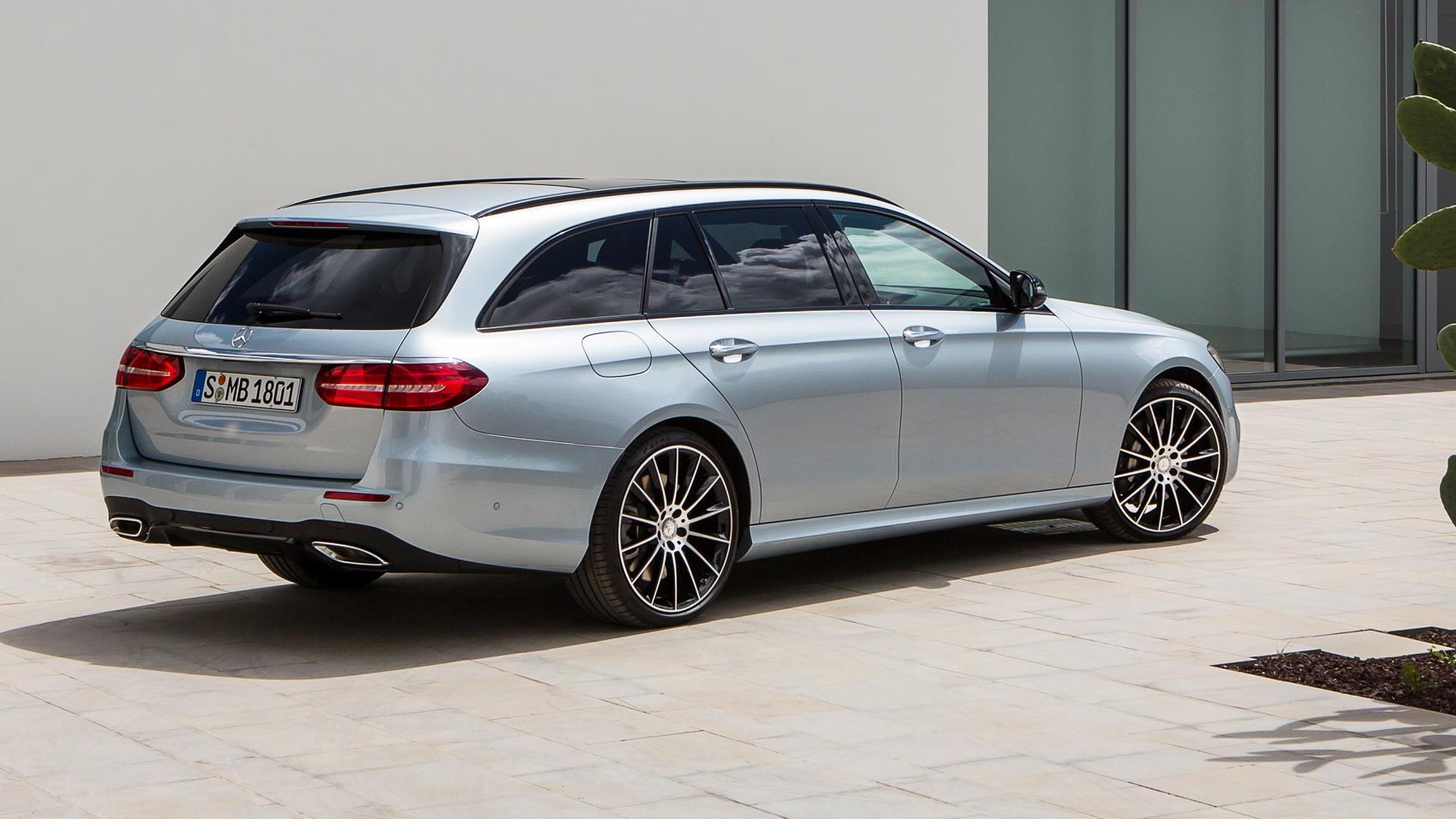 Mercedes Benz E220d Amg Line Estate 2016 Review Car Magazine