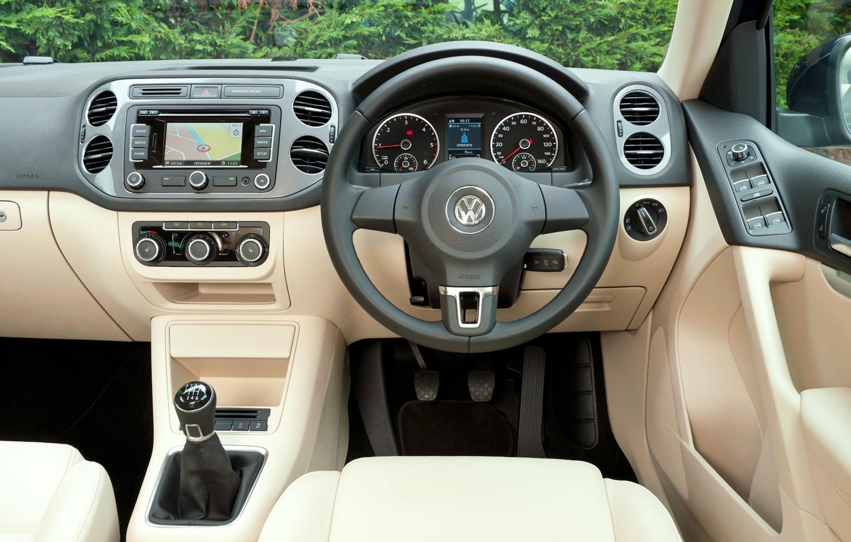 Volkswagen Tiguan 2012 Interior