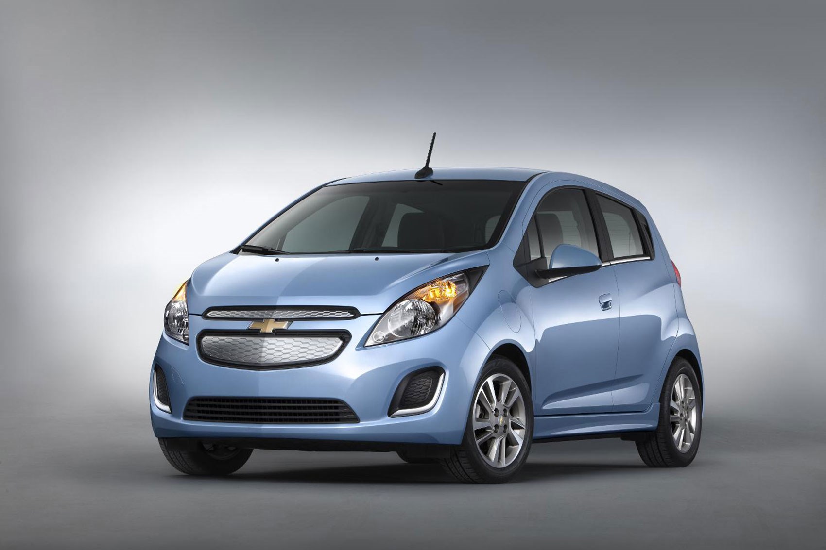 Chevrolet spark фото