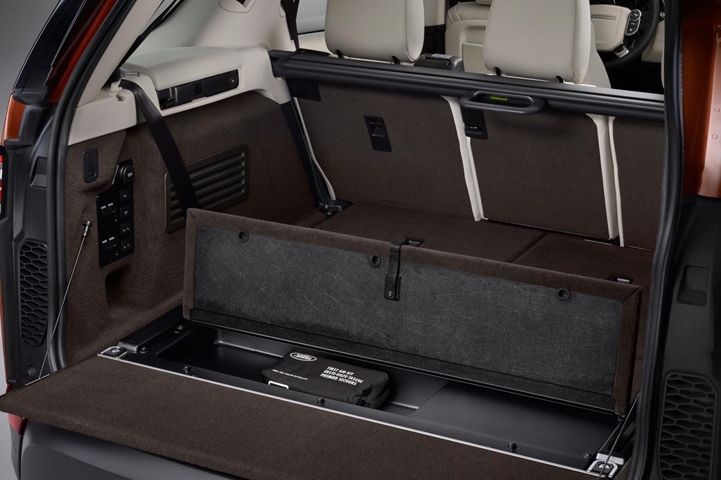 Discovery 5 Is Alive Land Rover S New Seven Seat Practicality 2017 Land Rover Discovery 5