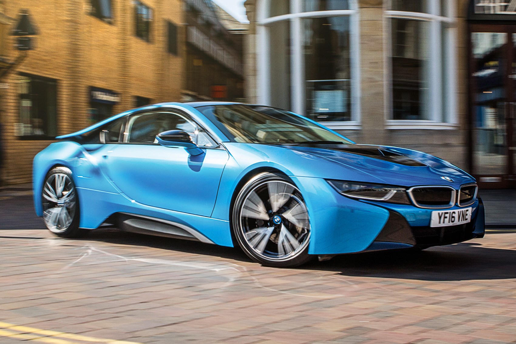 BMW i8 с подсветкой