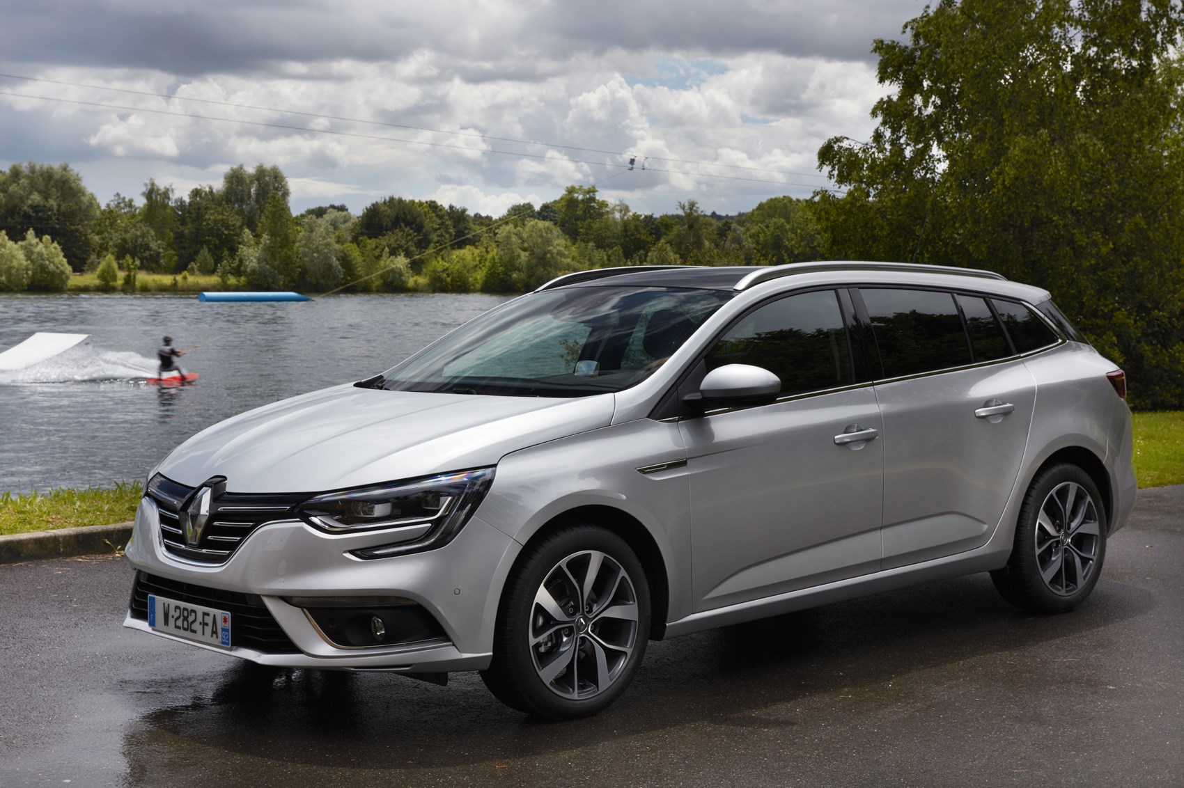 Renault Megane Sport Tourer To Start From 18 550 Car Magazine