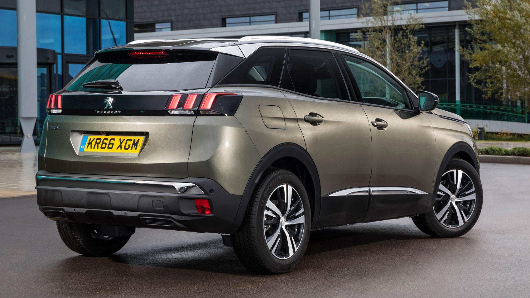 Peugeot 3008 16 Thp 165 Eat6 Allure 2017 Review Car Magazine