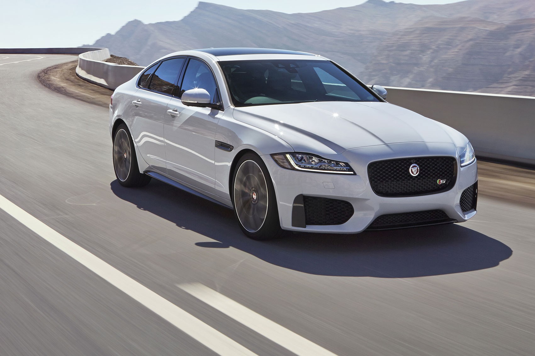 Jaguar XF S (2016) review | CAR Magazine Jaguar XF S (2016) review | CAR Magazine