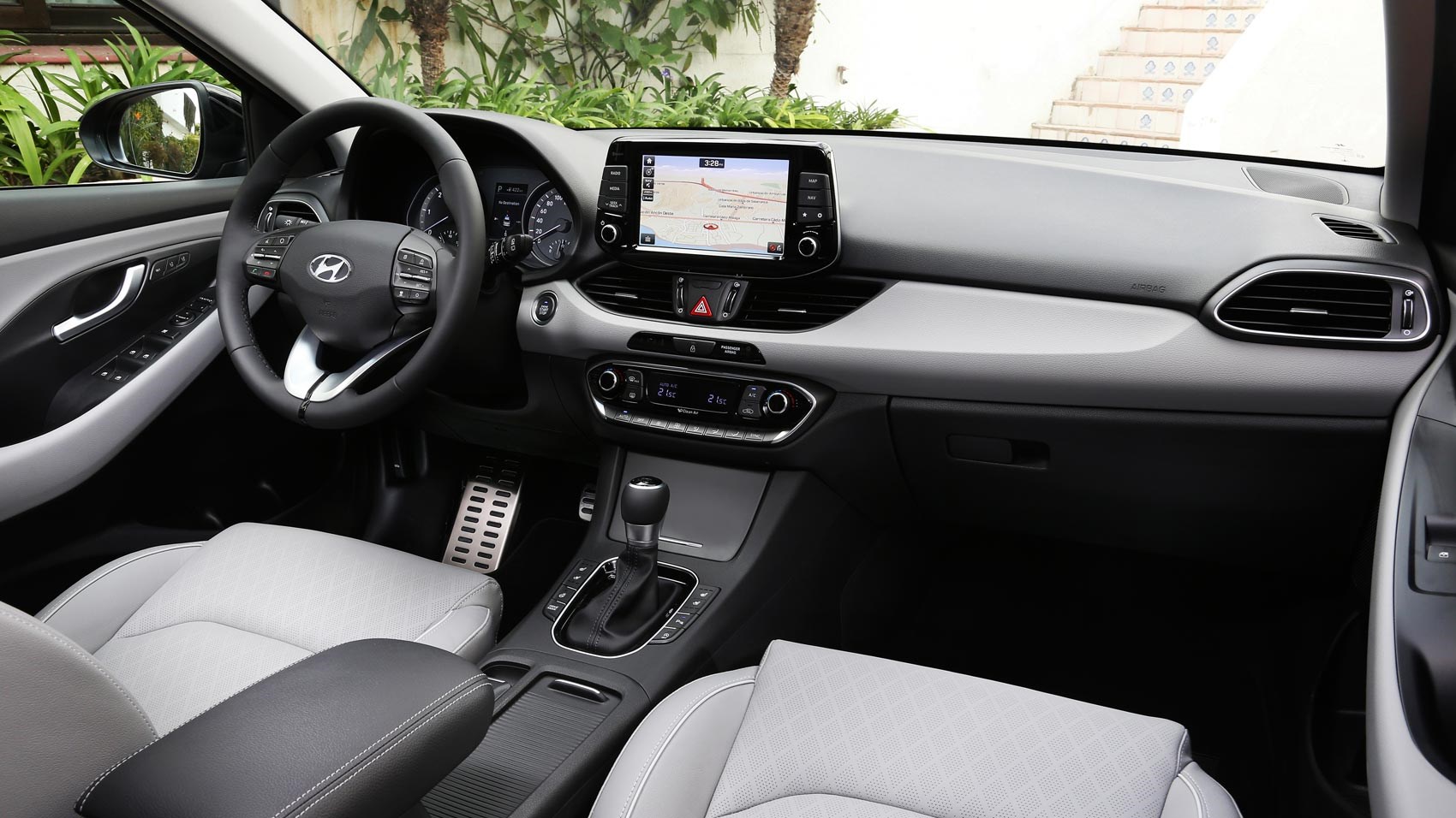 Hyundai I30 1 4 T Gdi 140ps Premium 17 Review Car Magazine