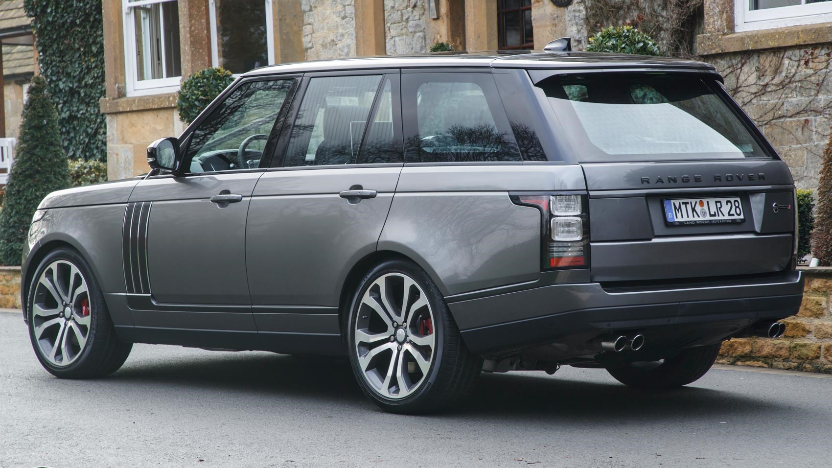 2018 Range Rover SV Autobiography Dynamic >> Range Rover Svautobiography Dynamic 2017 Review Car Magazine 2018 Range Rover SV Autobiography Dynamic >> Range Rover Svautobiography Dynamic 2017 Review Car Magazine
