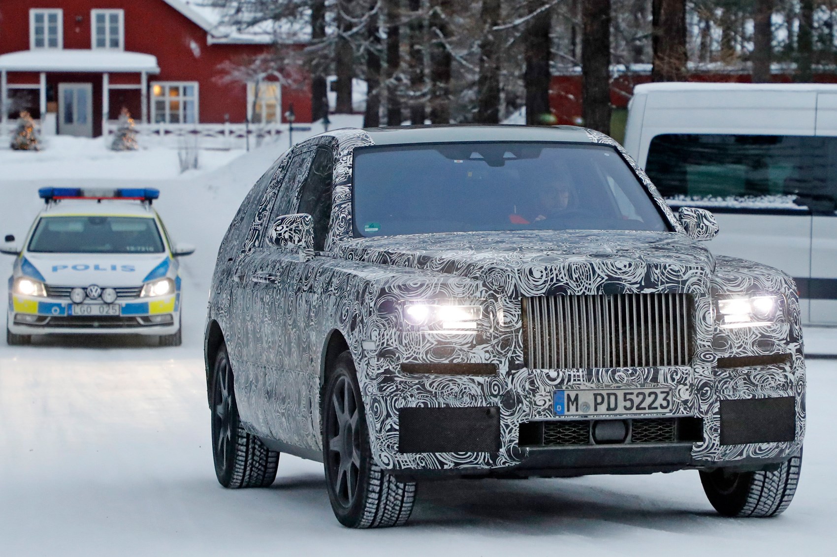 Rolls Royce Cullinan Suv Rear Seat Viewing Gallery Revealed