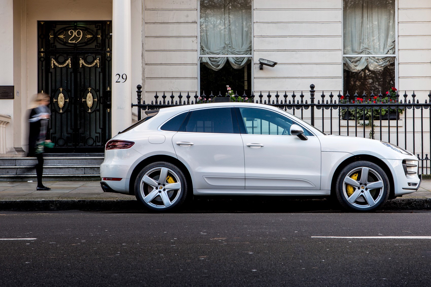 porsche macan turbo ride on