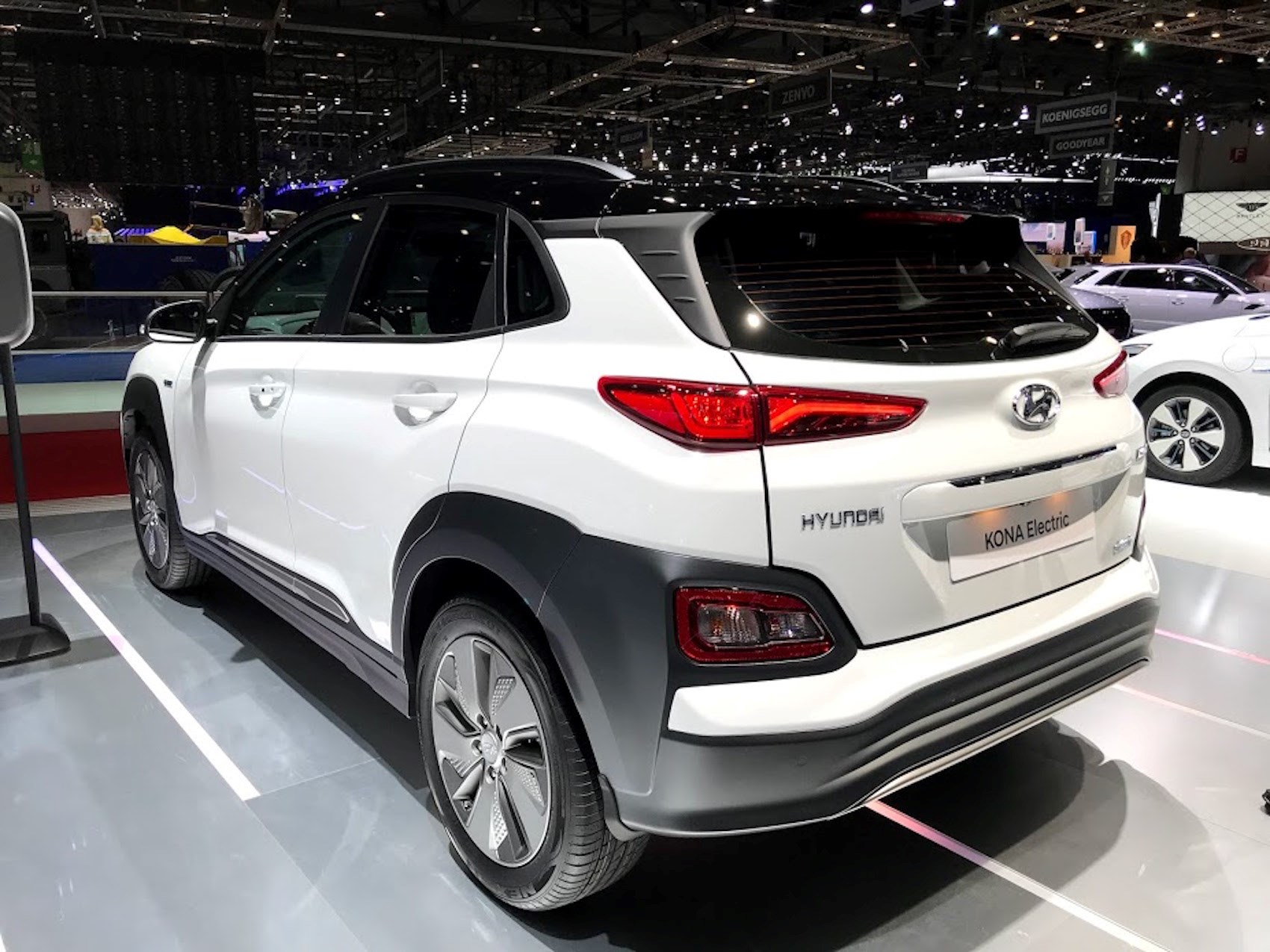 New Hyundai Kona Suv Specs Pics And Details On Electric Model Car Magazine