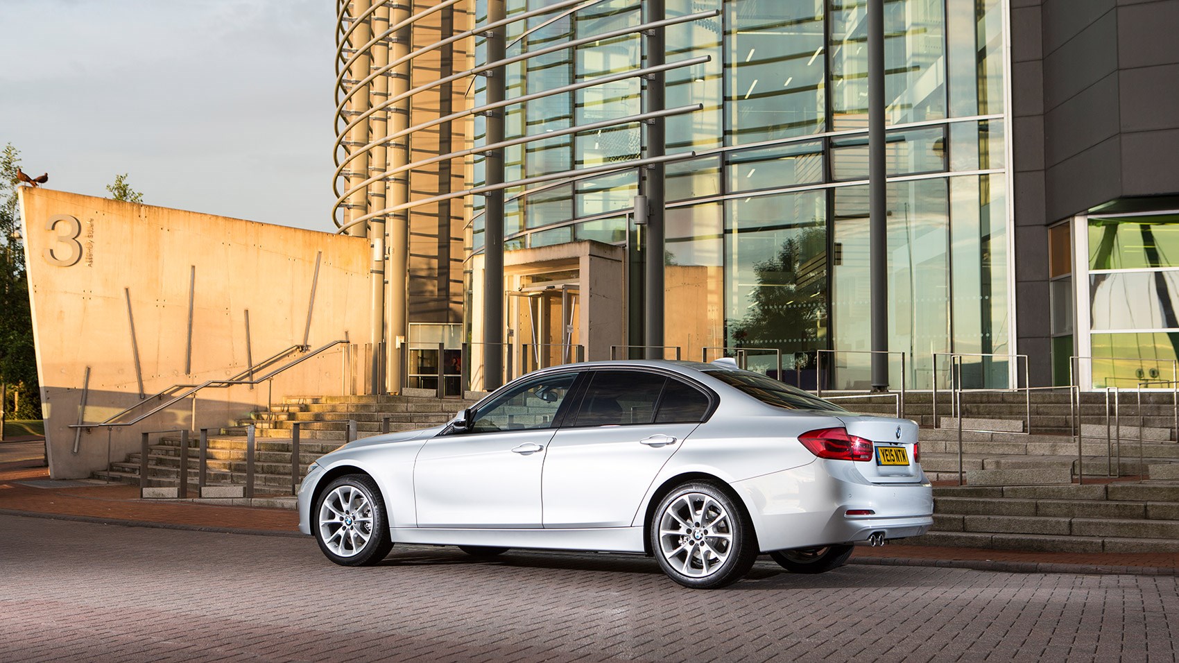 Bmw 3d M Sport 17 Review Car Magazine