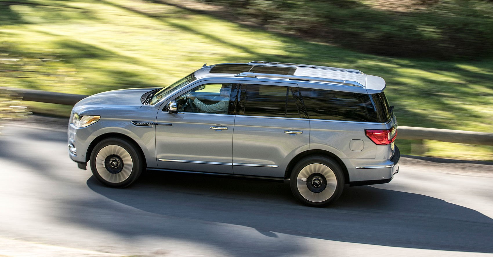 New Lincoln Navigator Maxing Out The Luxury Suv Sector